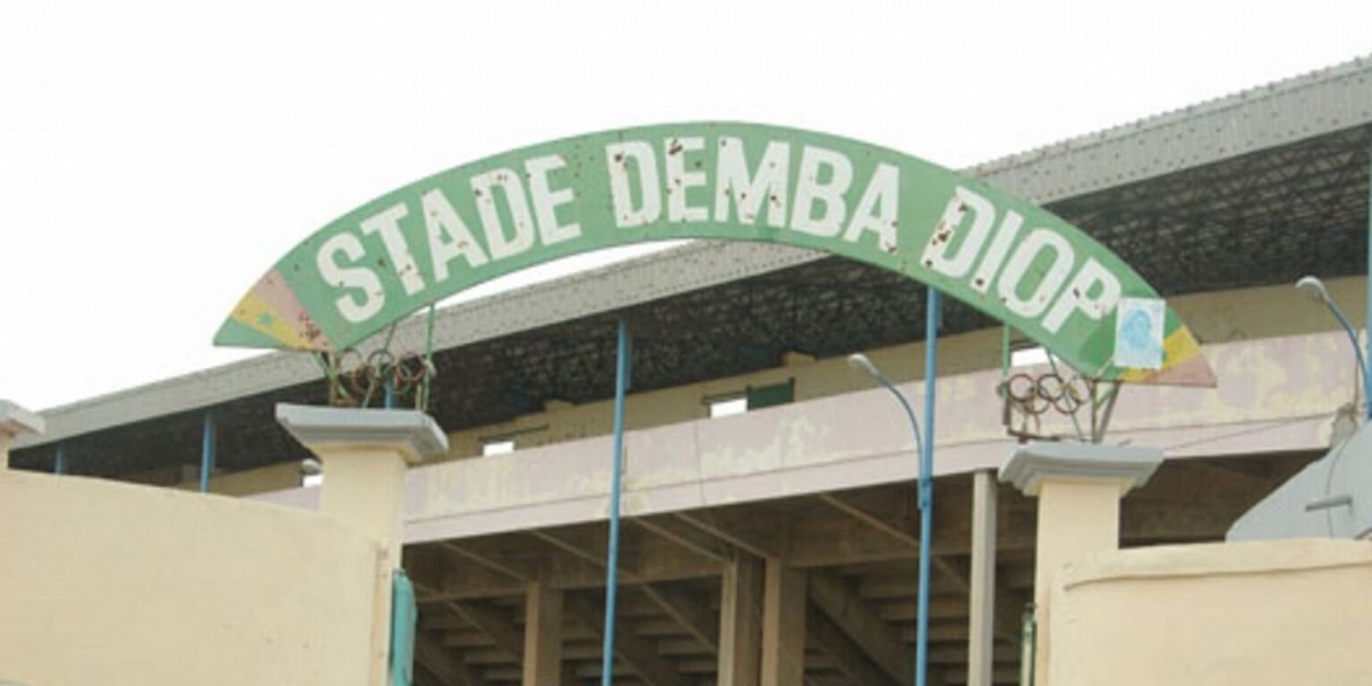 Augustin Senghor sur les travaux de rénovation du stade Demba Diop : « Le stade aurait déjà dû être ouvert… On a de quoi s’inquiéter » Augustin Senghor sur les travaux de rénovation du stade Demba Diop : « Le stade aurait déjà dû être ouvert… On a de quoi s’inquiéter »