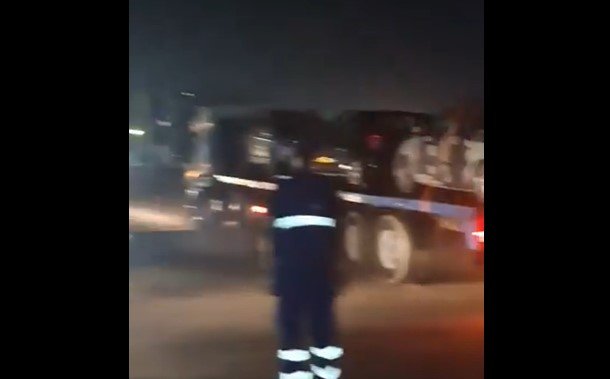 (Vidéo) Vaste opération de déguerpissement au Stade Léopold Sédar Senghor pour libérer le parking, Regardez! (Vidéo) Vaste opération de déguerpissement au Stade Léopold Sédar Senghor pour libérer le parking, Regardez!