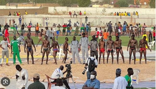 Lutte traditionnelle: Kaolack empoche les 10 millions au Drapeau du chef de l’État à Ziguinchor Lutte traditionnelle: Kaolack empoche les 10 millions au Drapeau du chef de l’État à Ziguinchor