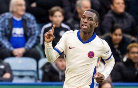 Football : Jackson sort de l’ombre et rallume l’espoir de Chelsea