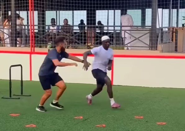 (Vidéo) Foot: Au Sénégal, Sadio Mané entame sa pré-saison avec Coach Flamma, le préparateur des Lions (Vidéo) Foot: Au Sénégal, Sadio Mané entame sa pré-saison avec Coach Flamma, le préparateur des Lions