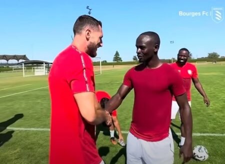Sadio Mané débarque au FC Bourges, regardez sa complicité avec ses joueurs