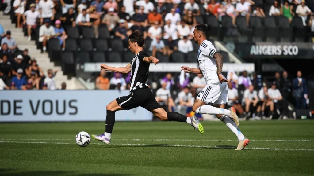 Débuts difficiles pour les promus, Paris FC, Metz et Lorient s’inclinent d’entrée Débuts difficiles pour les promus, Paris FC, Metz et Lorient s’inclinent d’entrée