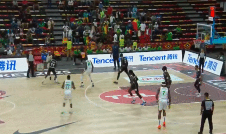 le Sénégal domine le Sud-Soudan avec 21 points d’avance à la mi-temps