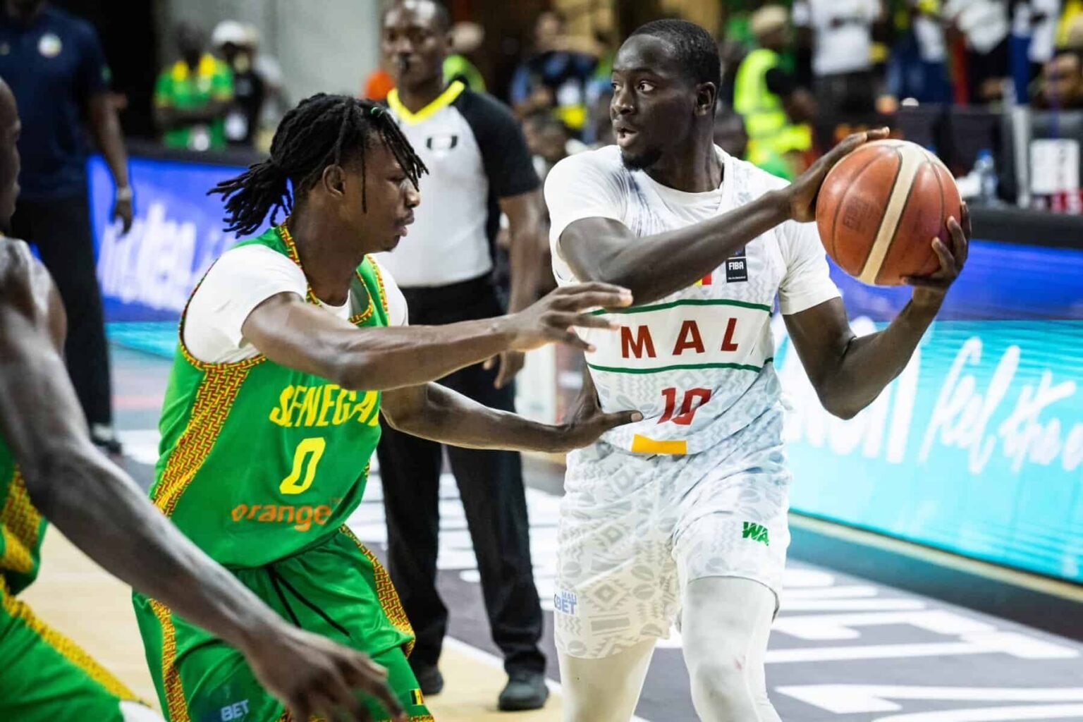 Afrobasket Angola 2025 : Les Lions s’inclinent en demi-finale face au Mali (80-88) Afrobasket Angola 2025 : Les Lions s’inclinent en demi-finale face au Mali (80-88)