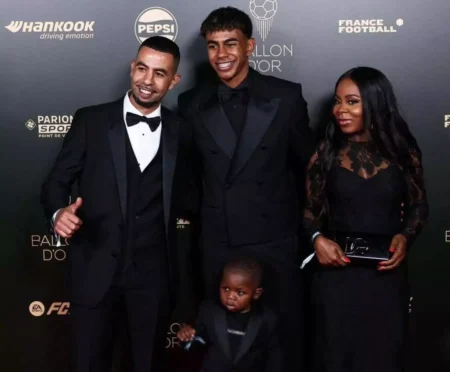 Ballon d’Or 2025 : Lamine Yamal et la délégation du Barça au Théâtre du Châtelet