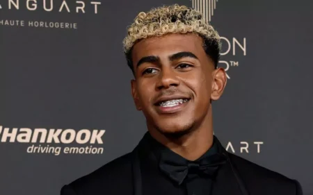 Ballon d’or : Lamine Yamal et Vicky Lopez sacrés lauréats du Trophée Kopa 2025