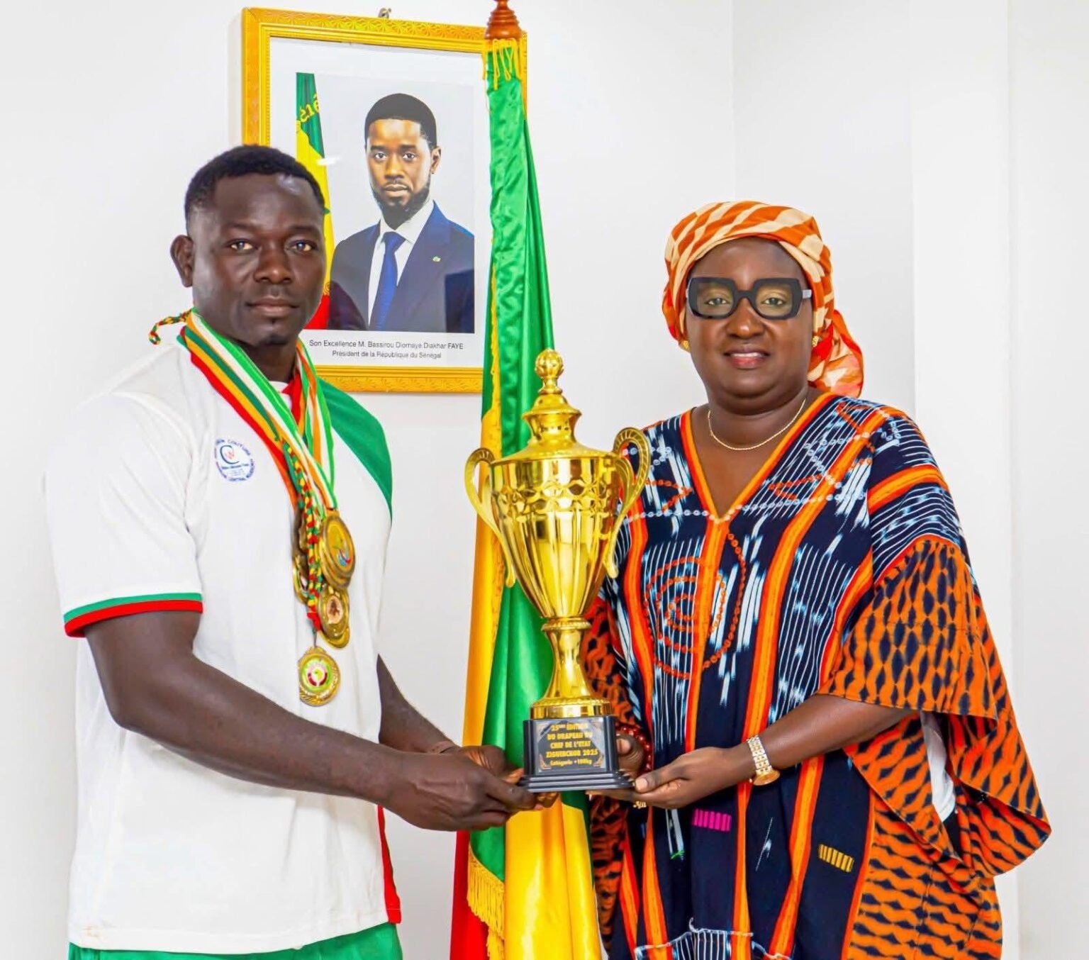 Audience : Le ministre des sports a reçu Sélé Mélé « , vainqueur du drapeau du Chef de l’Etat en individuel