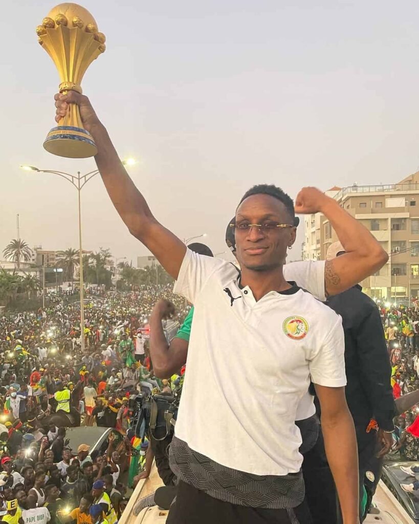 Foot : Bouna Sarr veut mettre fin à sa carrière de footballeur professionnel Foot : Bouna Sarr veut mettre fin à sa carrière de footballeur professionnel