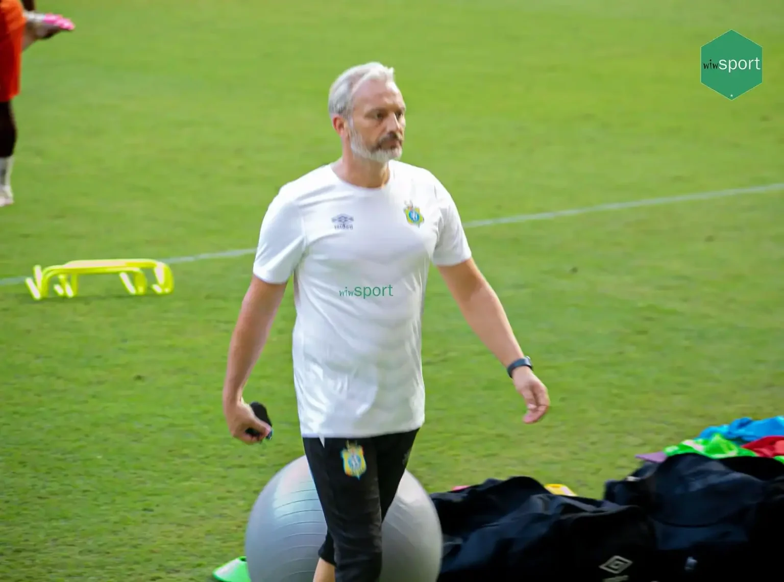 Qualifs Mondial 2026 – Sébastien Desabre et la RD Congo croient encore à la qualification directe : « Nous sommes toujours dans le coup » Qualifs Mondial 2026 – Sébastien Desabre et la RD Congo croient encore à la qualification directe : « Nous sommes toujours dans le coup »