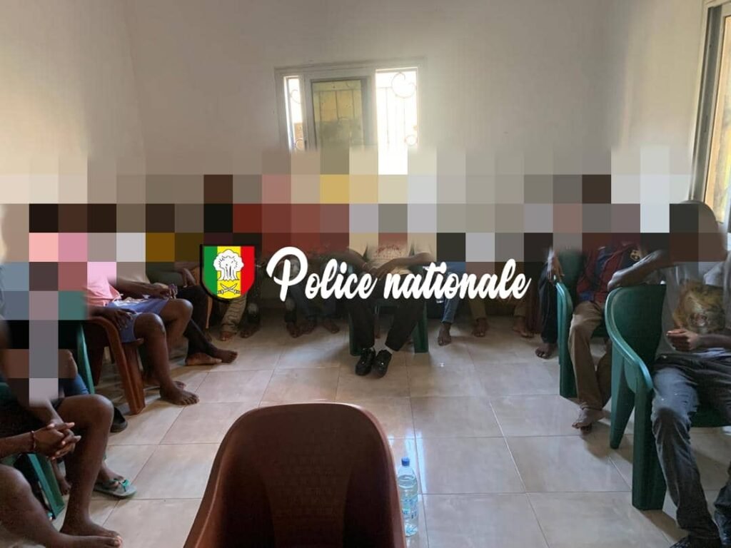 La police met fin à un réseau international qui se présentant comme une école de football La police met fin à un réseau international qui se présentant comme une école de football