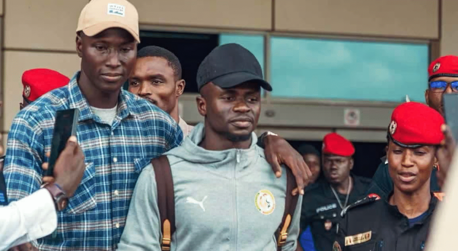 Les Lions rentrent à Dakar avant le choc décisif contre la Mauritanie Les Lions rentrent à Dakar avant le choc décisif contre la Mauritanie