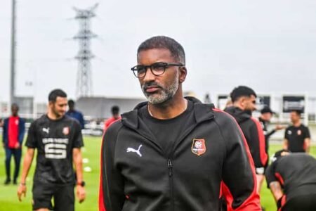 Stade Rennais : Habib Beye entre rumeurs de licenciement et maintien sur le banc