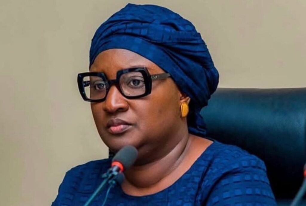 Utilisation d’affiche à caractère sexiste lors d’un match de Navétane : Le ministre des sports condamne