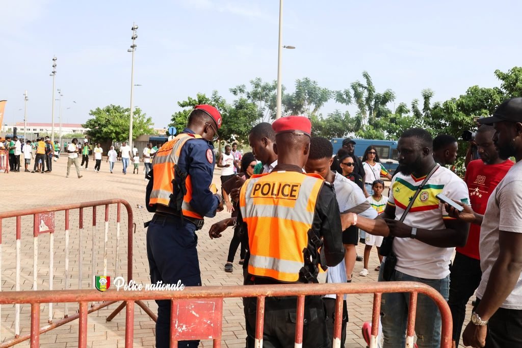 Sénégal – Mauritanie : Les policiers se sont mobilisés pour assurer la sécurité de l’événement Sénégal – Mauritanie : Les policiers se sont mobilisés pour assurer la sécurité de l’événement