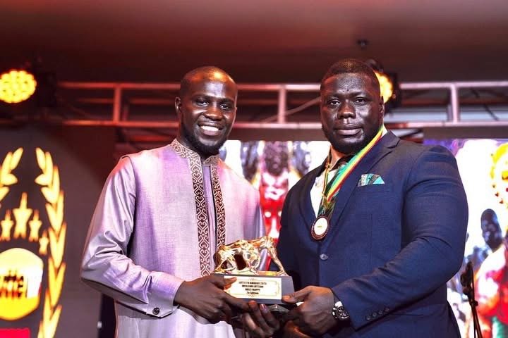 Lutte TV Awards : Franc élu meilleur lutteur de la saison Lutte TV Awards : Franc élu meilleur lutteur de la saison