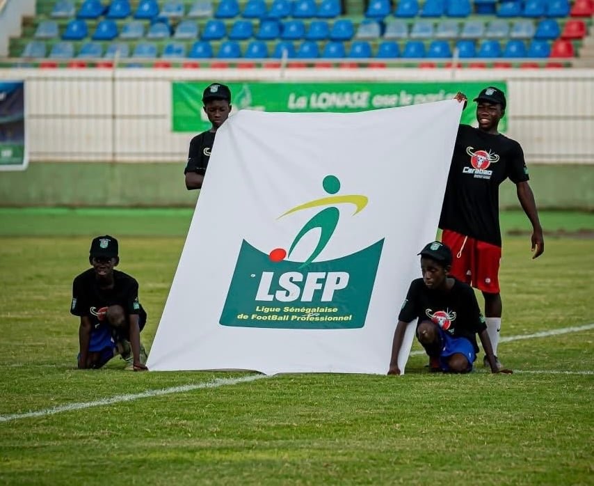 La LSFP lance son premier hymne officiel : un son 100 % made in Sénégal ! (photos) La LSFP lance son premier hymne officiel : un son 100 % made in Sénégal ! (photos)