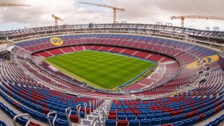 Barcelone signe son come-back au Camp Nou après des mois de travaux Barcelone signe son come-back au Camp Nou après des mois de travaux