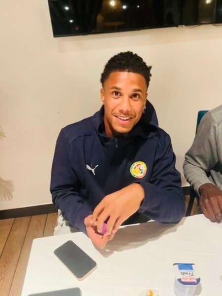 Ismail Jakobs a finalement rejoint le groupe !