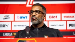 Stade Rennais – Habib Beye revient sur les rumeurs de licenciement : « Ça devait s’arrêter. Ça continue pour une raison très précise »