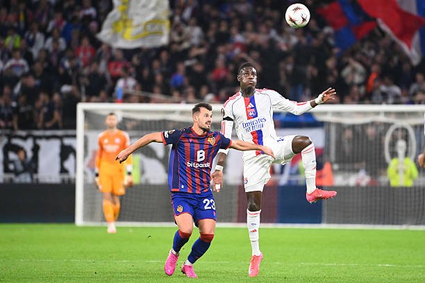 Ligue Europa : Moussa Niakhaté et l’OL s’imposent face au FC Bâle Ligue Europa : Moussa Niakhaté et l’OL s’imposent face au FC Bâle