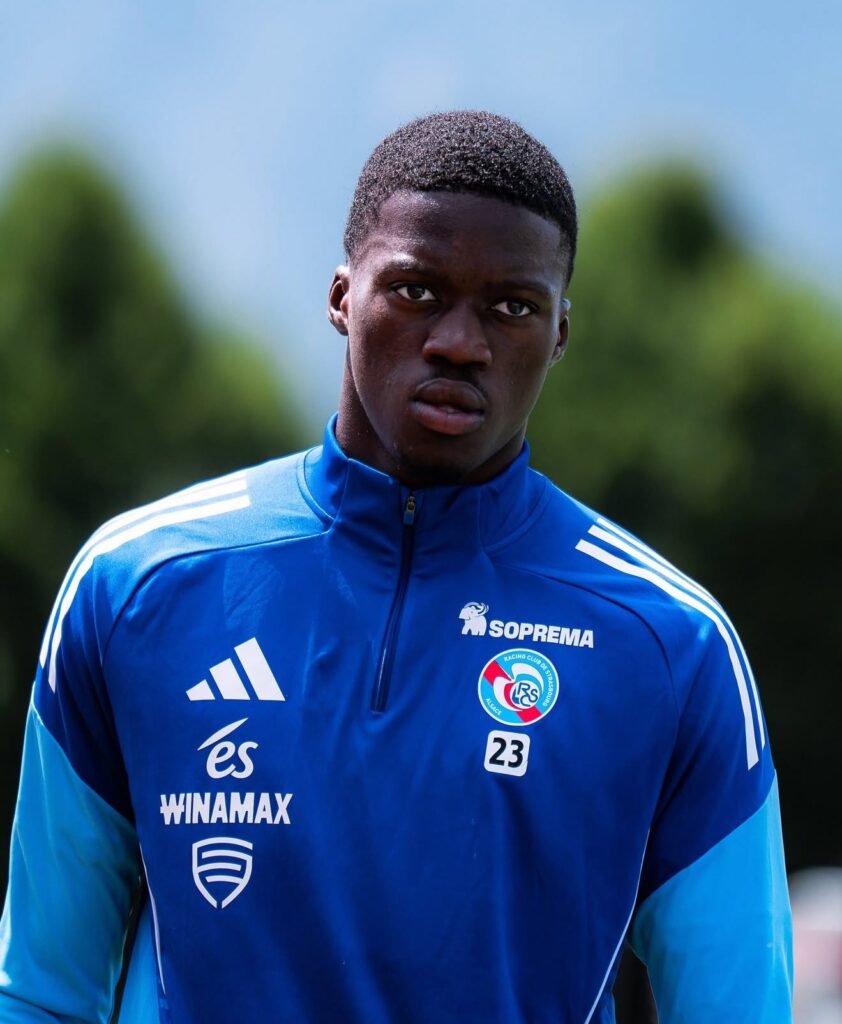 le défenseur sénégalais Mamadou Sarr en lice pour le titre de meilleur jeune d’Europe le défenseur sénégalais Mamadou Sarr en lice pour le titre de meilleur jeune d’Europe