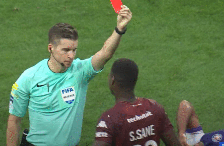 Metz – Sadibou Sané expulsé dès son retour de suspension : « Il y a un manque dans la gestion des émotions » regrette Le Mignan